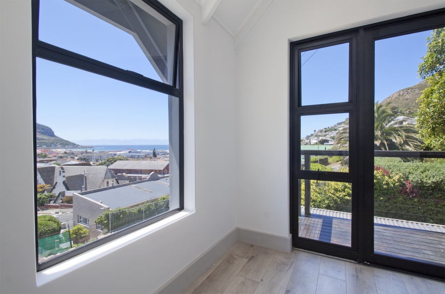 4 Bedroom Property for Sale in Fish Hoek Western Cape